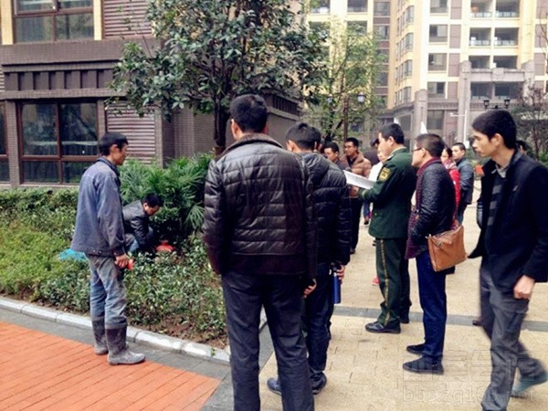 自贡消防深入住宅小区指导验收工作