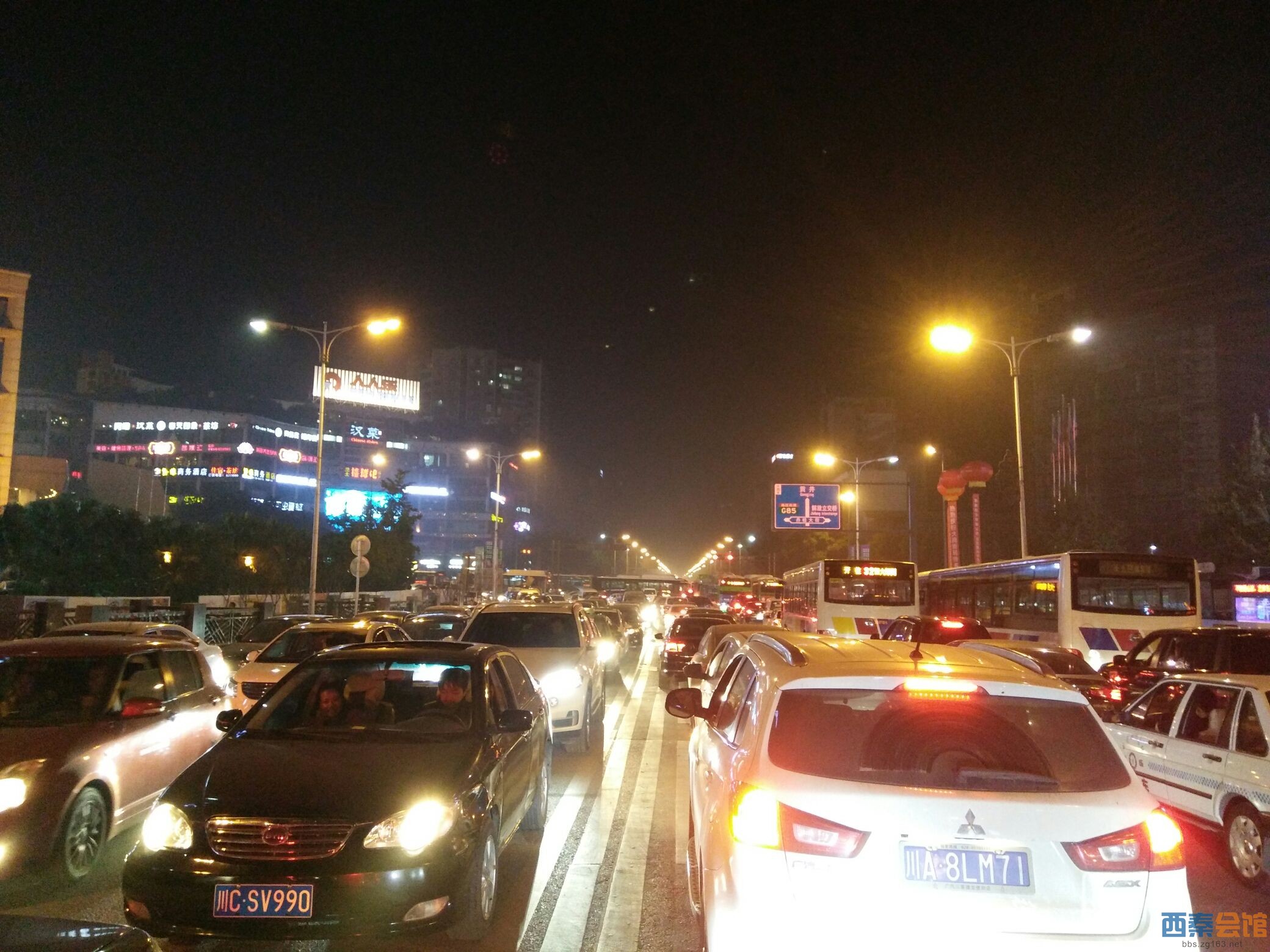 大自贡人人乐十字路口至簸米湾隧道、水雅居大