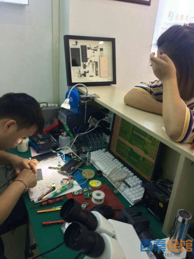 师傅现场升级苹果6代64g内存,自贡首家,内存不