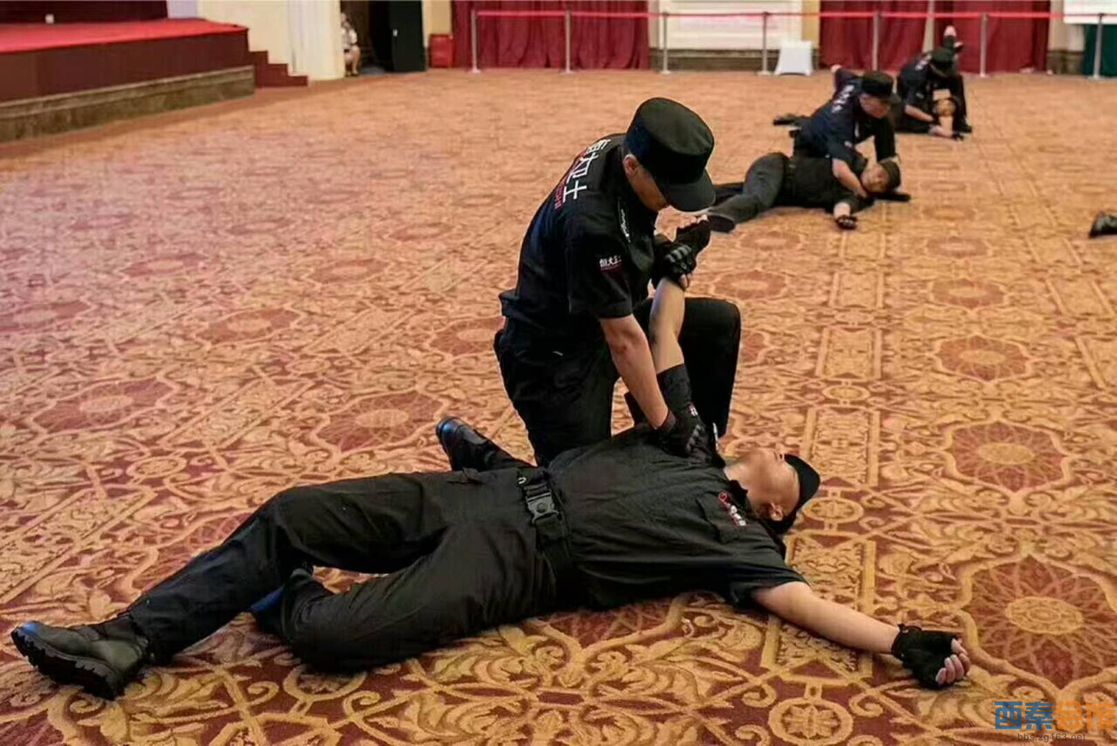 自贡马吃水恒大名都物业高薪招聘保安员数名1