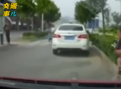 一组动图警示你:别让车祸成为暑期威胁孩子的头号杀手