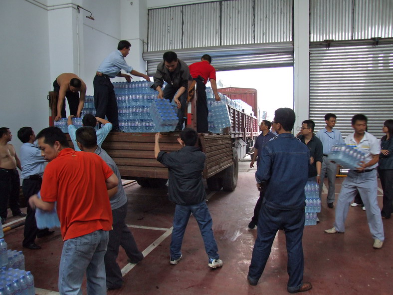 自贡市第七人民医院10名医护人员13日中午1点