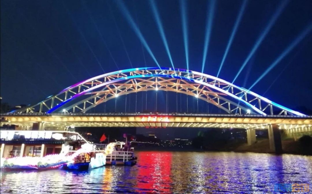 自贡市2019年GDP组成_自贡市72年出生的美女