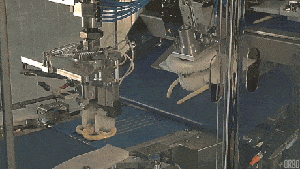 20230527104020front2_0_332895_Fv5jiX0Ck3EewKZNtubug9evo2xn.gif