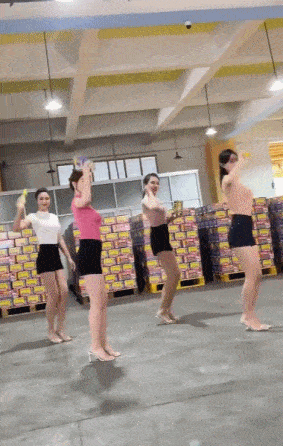 03585a5ca36349fb9ae9239e8094443b.gif