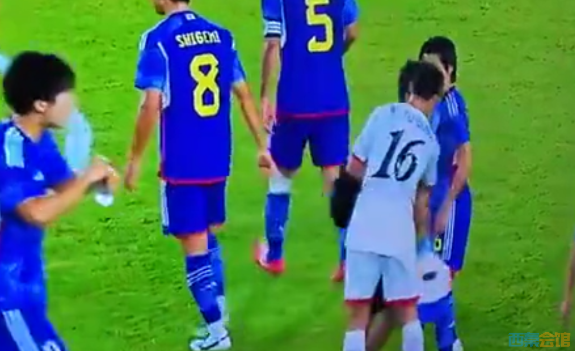 阿联酋要穿拖鞋吗女足球员,阿联酋要穿拖鞋吗女足球员是谁