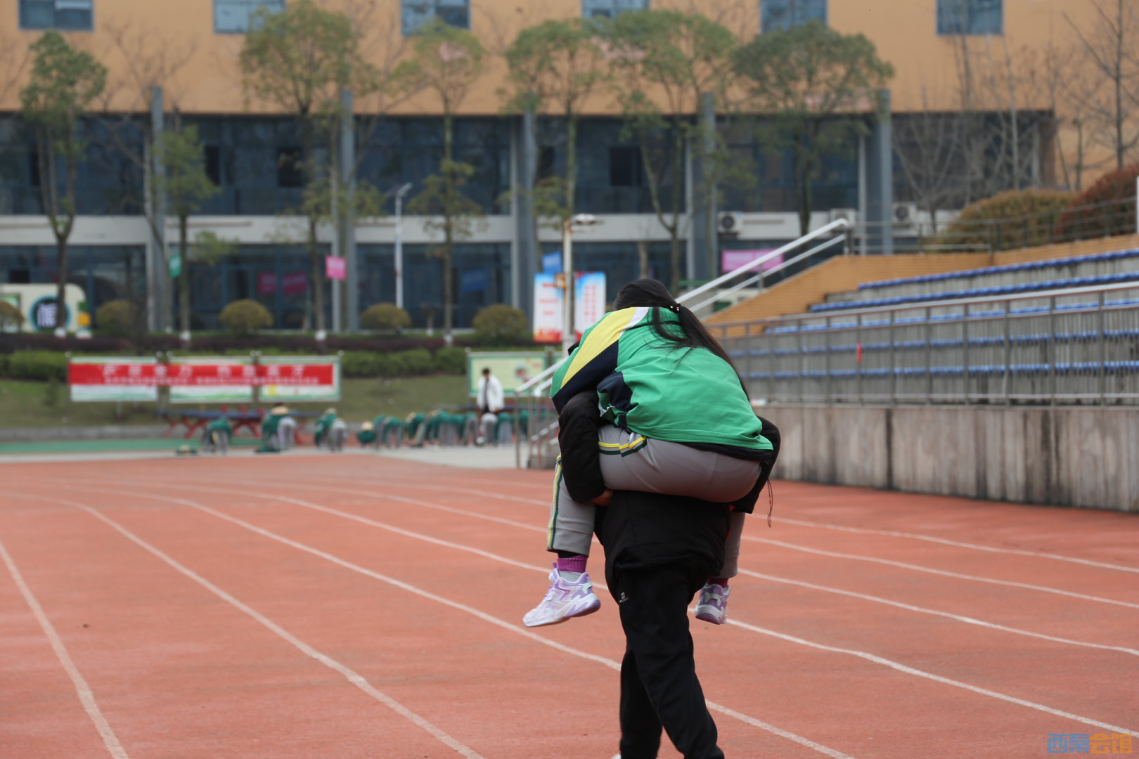 20250319203631front1_0_1569698_Fh-ubzzUJiH3KiUSAJ8n2F32oN6U.jpg