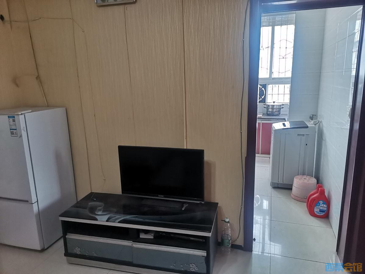 R785036_9.jpg