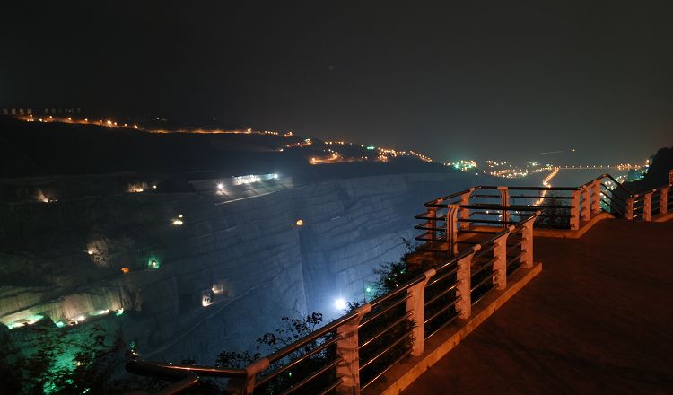 夜色溪洛渡